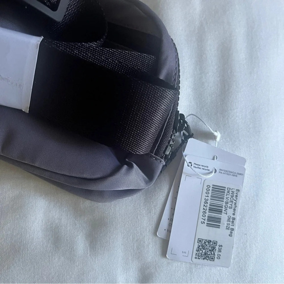 🆕 Lululemon OG Everywhere Belt Bag - Dusky Lavender - Picture 7 of 7